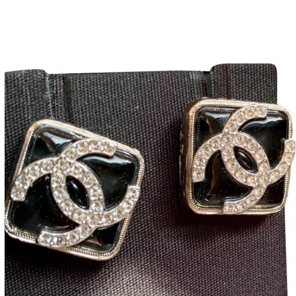 New Chanel CC Diamond shape crystals earrings black silver color - Picture 1 of 8